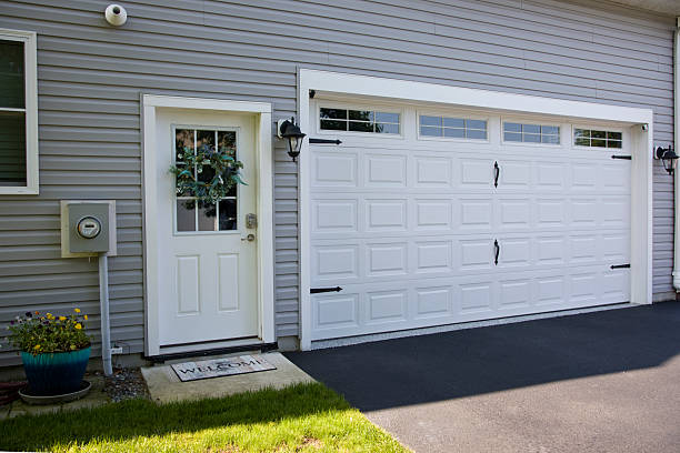24/7 Emergency Garage Door Panel Replacement experts in Savannah, GA